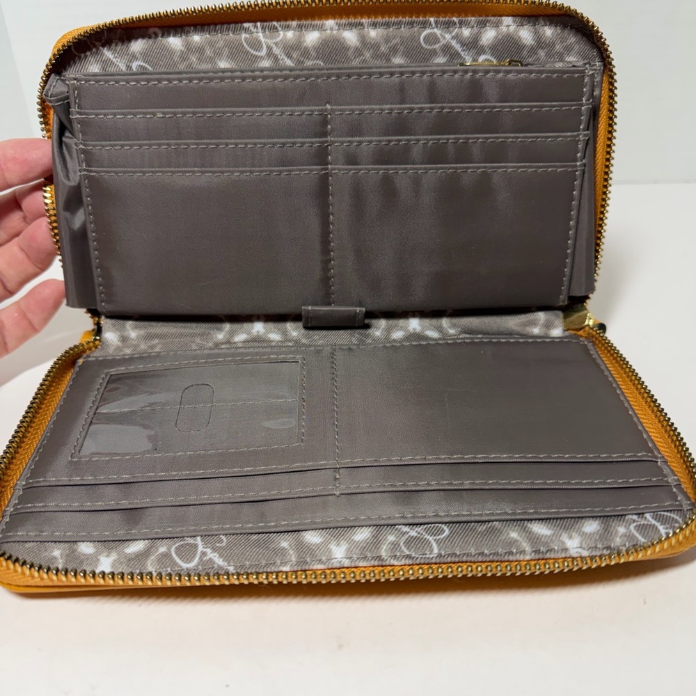 Jessica Simpson Zip-around Wallet - Picture 4 of 6